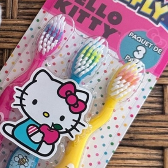 100% Authentic HELLO KITTY Sanrio toothbrushes 3xpack - Picture 1 of 6